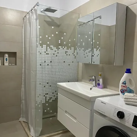 Main Bulevard 5 Apartman Tirana
